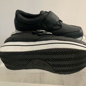 Volatile Chunky Platform Sneakers